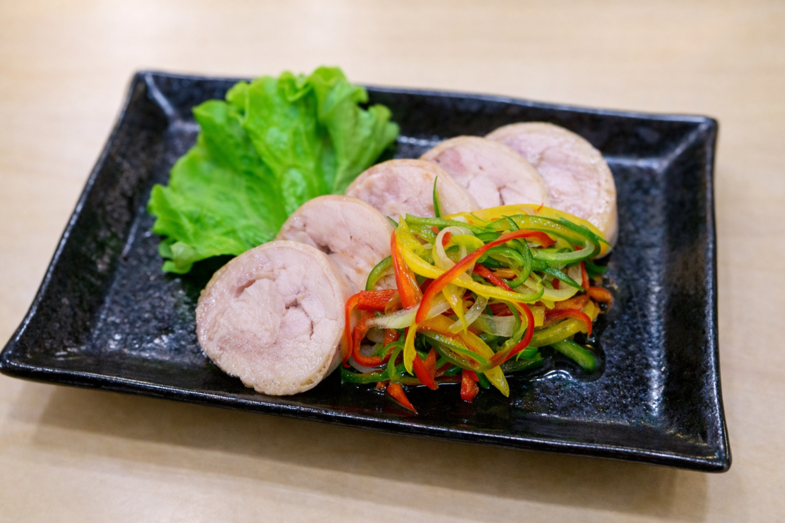 蒸し鶏の野菜ピクルスがけ